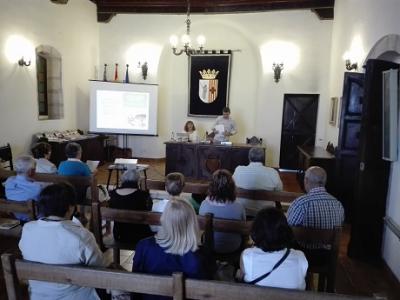 El Ayuntamiento de Sant Mateu celebra el Año Valltorta con la conferencia de Pilar Bellés Pitarch  Las pinturas rupestres y el papel de la mujer en la Prehistoria basada en su libro